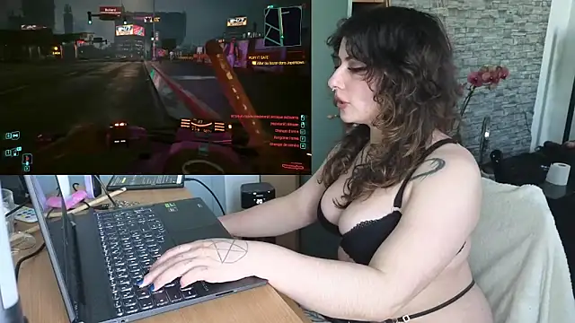 Moxxxie online show from October 2025 04:20:02 PM