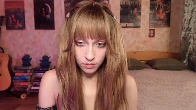 Snapshot of Friendly_Ellie chatting on July 2026 12:21:02 AM Friendly Ellie online show from July 2026 12:21:02 AM