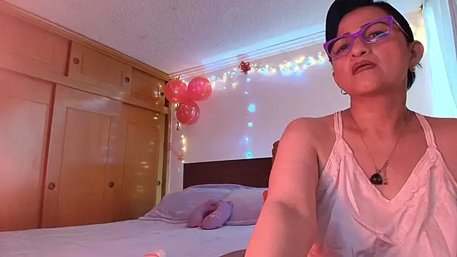 Snapshot of ISABEEL_SOFIA01 chatting on February 2026 12:39:02 PM ISABEEL SOFIA01 online show from February 2026 12:39:02 PM