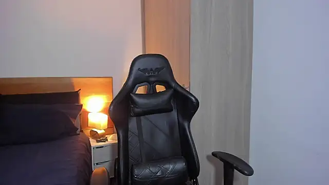 Snapshot of Justyn_Torres chatting on December 2024 07:01:01 PM Justyn Torres online show from December 2024 07:01:01 PM