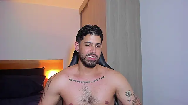 Snapshot of Justyn_Torres chatting on December 2024 10:08:02 PM Justyn Torres online show from December 2024 10:08:02 PM