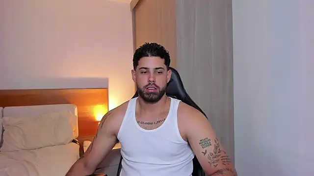 Snapshot of Justyn_Torres chatting on January 2025 06:01:02 PM Justyn Torres online show from January 2025 06:01:02 PM