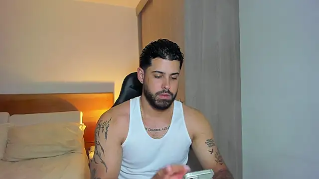 Snapshot of Justyn_Torres chatting on January 2025 01:42:02 AM Justyn Torres online show from January 2025 01:42:02 AM