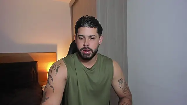 Snapshot of Justyn_Torres chatting on January 2025 10:01:02 PM Justyn Torres online show from January 2025 10:01:02 PM