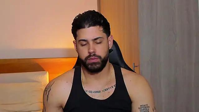 Snapshot of Justyn_Torres chatting on February 2025 02:25:02 PM Justyn Torres online show from February 2025 02:25:02 PM