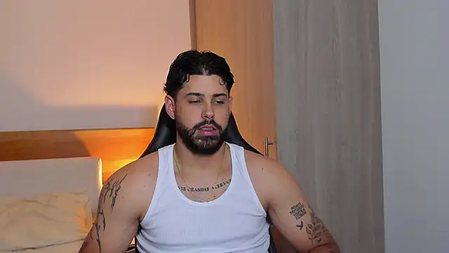 Snapshot of Justyn_Torres chatting on February 2025 07:26:01 PM Justyn Torres online show from February 2025 07:26:01 PM