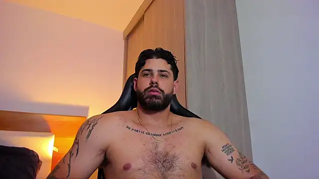 Snapshot of Justyn_Torres chatting on March 2025 06:23:02 PM Justyn Torres online show from March 2025 06:23:02 PM