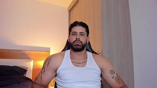 Justyn Torres online show from March 2025 09:18:02 PM