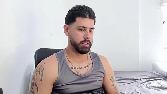 Justyn Torres online show from October 2025 01:12:02 PM