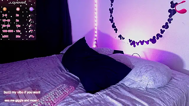 Snapshot of KLOE_MARTINS chatting on February 2026 08:47:01 AM KLOE MARTINS online show from February 2026 08:47:01 AM