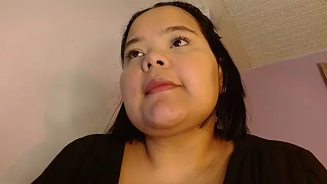 Snapshot of sexychubby___ chatting on June 2026 05:27:02 PM sexychubby online show from June 2026 05:27:02 PM