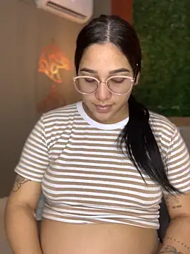 Amandanauty online show from February 2025 03:31:02 PM