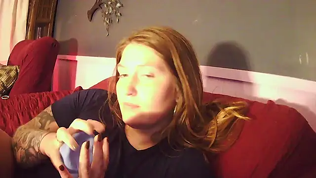 Snapshot of Angelk43 chatting on July 2026 01:23:02 AM Angelk43 online show from July 2026 01:23:02 AM