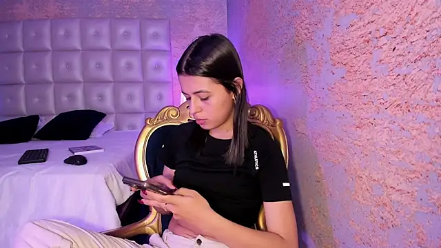 IvySanders1 online show from September 2025 01:01:01 PM