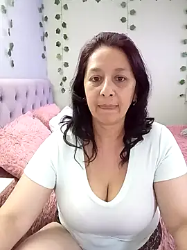 Snapshot of camilalatti chatting on December 2024 02:39:01 AM camilalatti online show from December 2024 02:39:01 AM