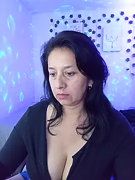 Snapshot of camilalatti chatting on February 2025 12:43:01 AM camilalatti online show from February 2025 12:43:01 AM