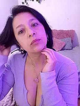 Snapshot of camilalatti chatting on September 2025 05:37:01 PM camilalatti online show from September 2025 05:37:01 PM