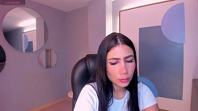 Snapshot of MarieJaneX chatting on December 2024 10:45:02 AM MarieJaneX online show from December 2024 10:45:02 AM