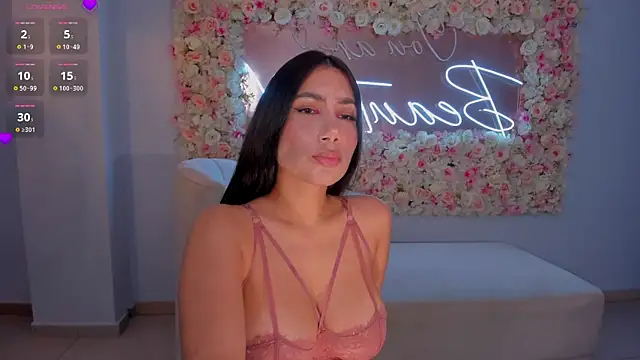 Snapshot of MarieJaneX chatting on December 2024 02:06:02 PM MarieJaneX online show from December 2024 02:06:02 PM