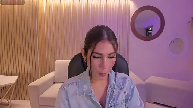 Snapshot of MarieJaneX chatting on January 2025 10:49:02 AM MarieJaneX online show from January 2025 10:49:02 AM