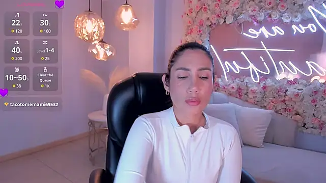 Snapshot of MarieJaneX chatting on February 2025 01:49:02 PM MarieJaneX online show from February 2025 01:49:02 PM