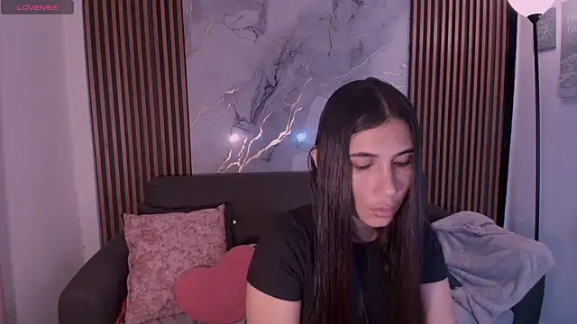 Snapshot of MarieJaneX chatting on October 2025 06:30:01 PM MarieJaneX online show from October 2025 06:30:01 PM