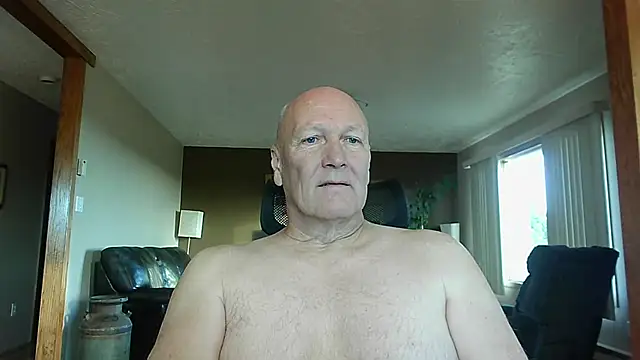 Snapshot of BasicAnt chatting on October 2025 02:35:01 PM BasicAnt online show from October 2025 02:35:01 PM