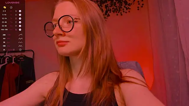 Snapshot of mollytuck chatting on October 2025 03:14:01 PM mollytuck online show from October 2025 03:14:01 PM