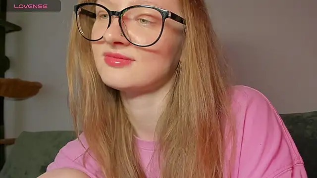 Snapshot of mollytuck chatting on July 2026 04:10:02 PM mollytuck online show from July 2026 04:10:02 PM