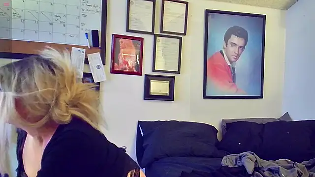 Snapshot of DoMeDoggyDiana chatting on March 2025 02:23:01 PM DoMeDoggyDiana online show from March 2025 02:23:01 PM