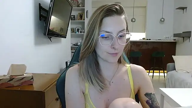 illusorycat online show from September 2025 07:38:01 PM