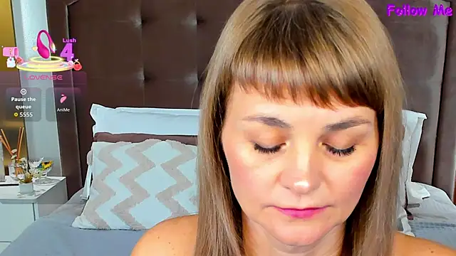 annasimonsj online show from October 2025 01:06:02 AM