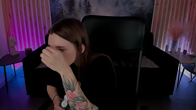 JennyDens online show from February 2025 05:01:01 AM