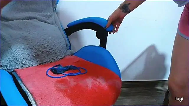 klylls squirt  online show from February 2025 03:00:02 AM