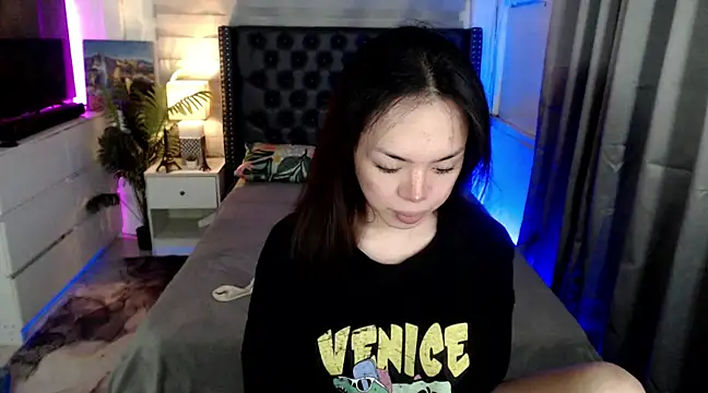 SweetCheska19 online show from February 2025 03:53:02 AM