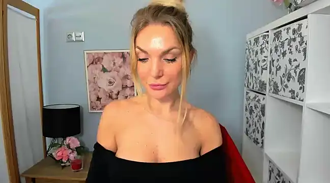 Snapshot of AulloraHoney chatting on December 2024 06:56:02 PM AulloraHoney online show from December 2024 06:56:02 PM