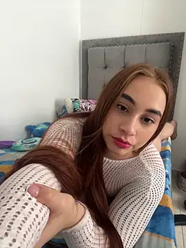 Elena222  online show from June 2026 06:33:01 PM