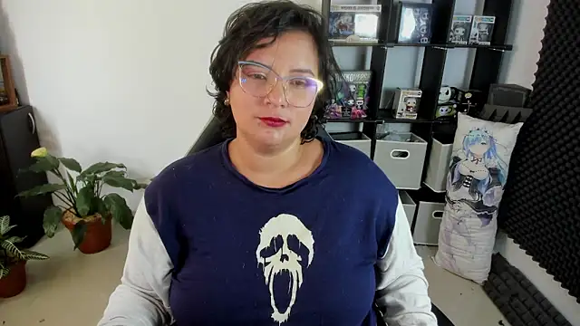 aika-dreams online show from December 2024 02:28:01 PM