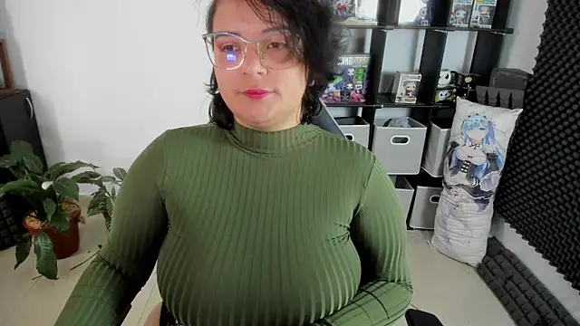 aika-dreams online show from December 2024 12:22:01 PM