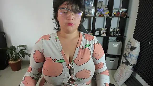 aika-dreams online show from February 2025 12:41:02 PM