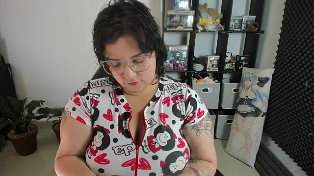 aika-dreams online show from February 2025 12:37:01 PM