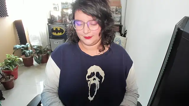 aika-dreams online show from September 2025 01:00:01 PM