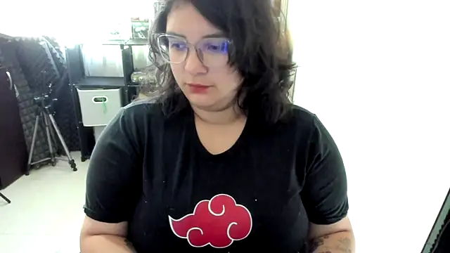 aika-dreams online show from November 2025 01:02:02 PM