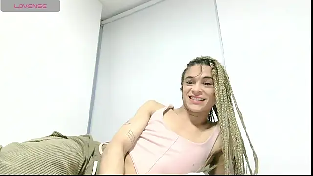 Snapshot of stormytt_ chatting on May 2026 10:42:01 AM stormytt online show from May 2026 10:42:01 AM