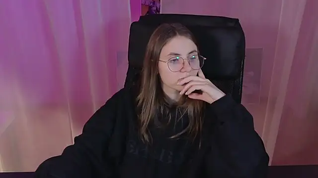  AnnaStark  online show from February 2025 06:16:01 PM