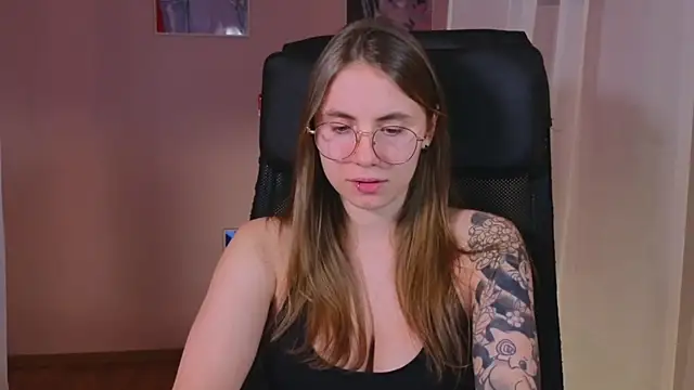  AnnaStark  online show from February 2025 08:31:01 PM