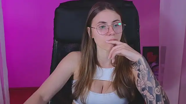  AnnaStark  online show from February 2025 08:31:02 PM