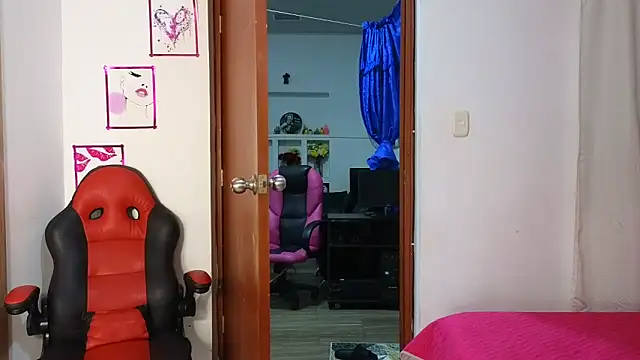 SexyLeilaa online show from September 2025 01:51:02 AM