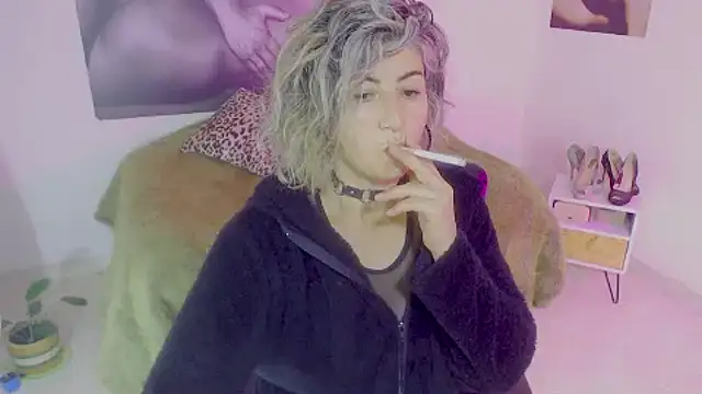 Snapshot of agnes_blackmoree chatting on December 2024 10:45:02 AM agnes blackmoree online show from December 2024 10:45:02 AM