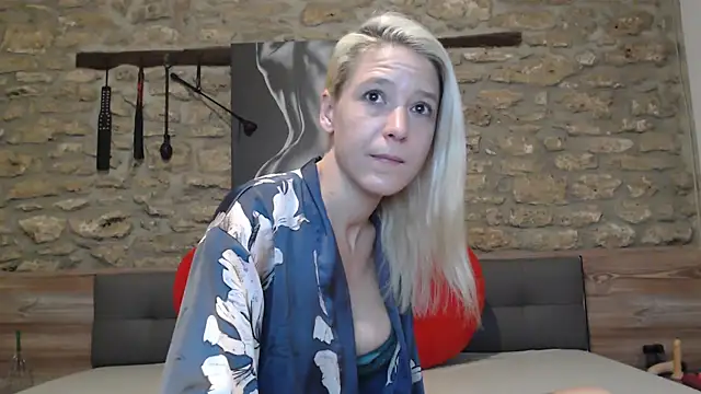 Naschkatze01 online show from December 2025 10:32:02 AM